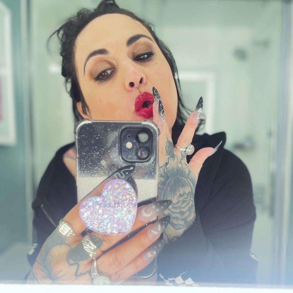 Meet your Posher, Christina